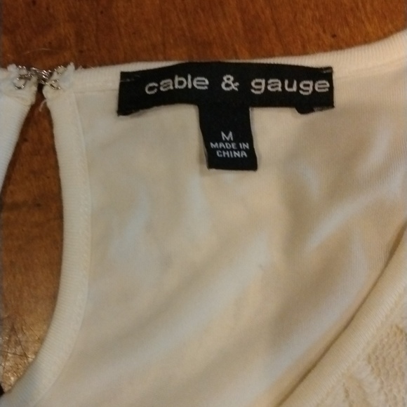 Cable and gauge Lacey lined short sleeve ladies top size  junior medium - Picture 3 of 6